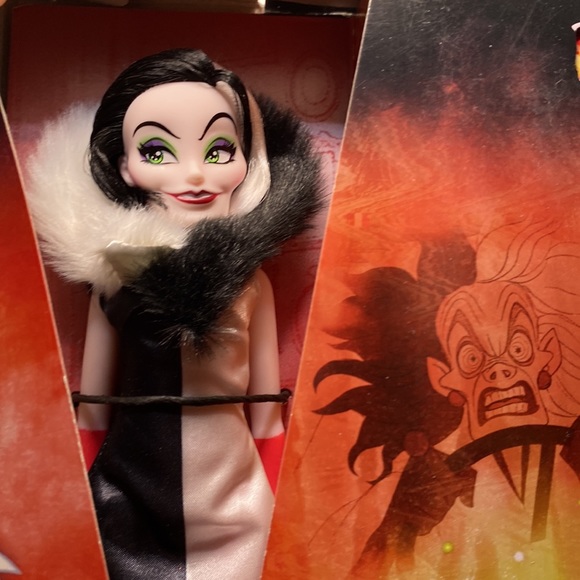 Disney Villains Cruella De Vil Fashion Doll Hasbro in Box - Picture 5 of 13